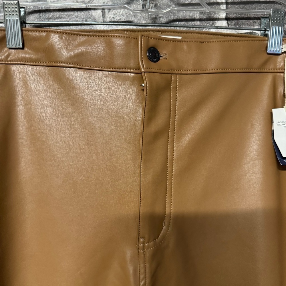 NWT Abercrombie & Fitch The 90s Straight Ultra High Rise faux leather pants tan - Picture 4 of 11